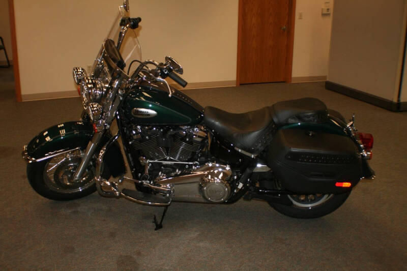 2024 Harley-Davidson FLHCS HERITAGE CLASSIC 114