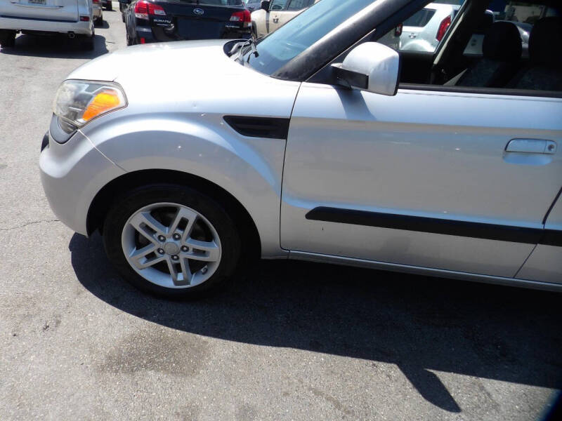 2010 Kia Soul +