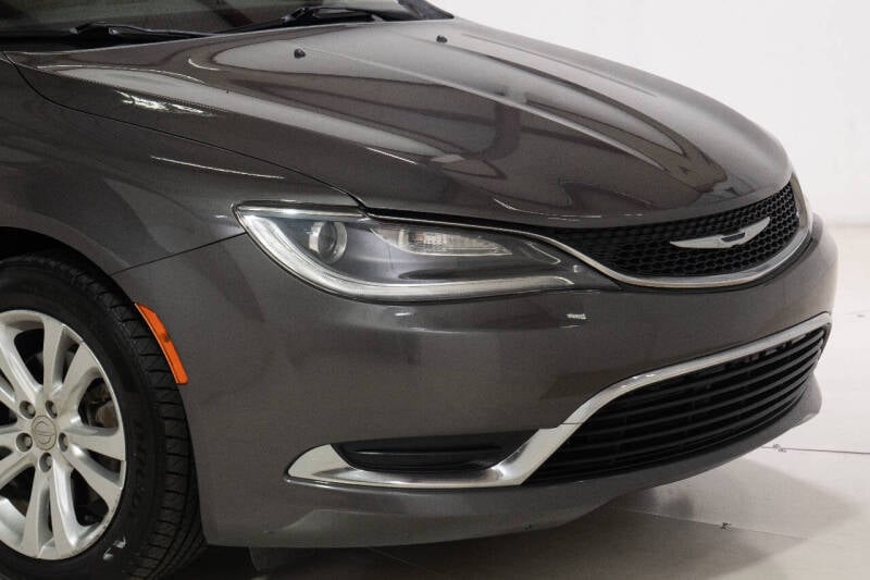 2015 Chrysler 200 Limited photo 12