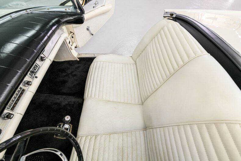 1957 Ford Thunderbird