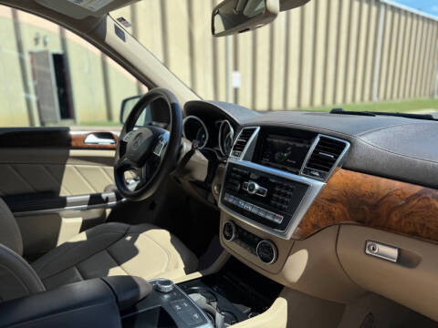 2014 Mercedes-Benz GL-Class GL 550 4MATIC