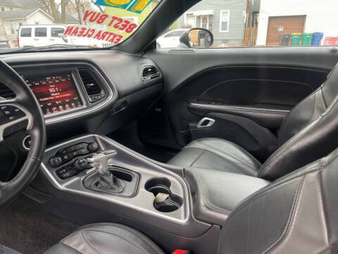 2015 Dodge Challenger SXT Plus