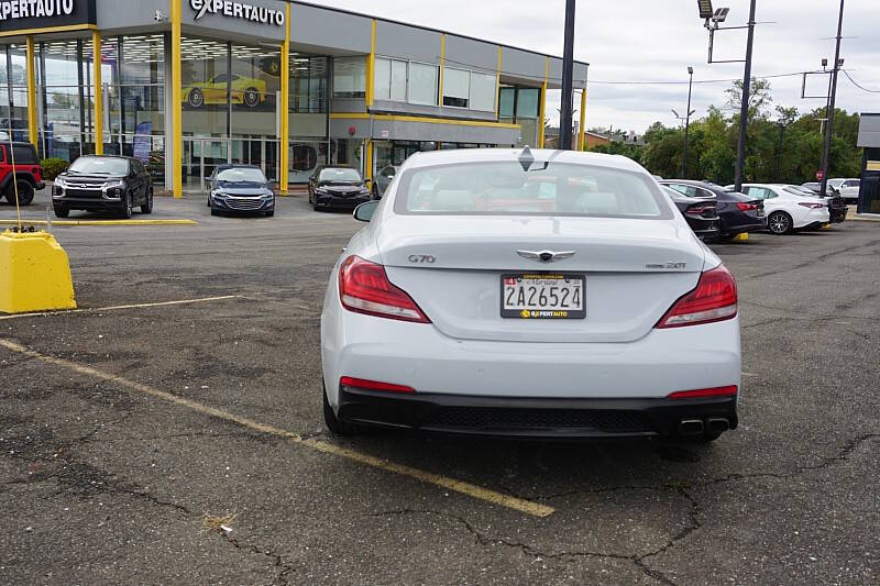 2021 Genesis G70