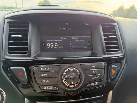 2017 Nissan Pathfinder S