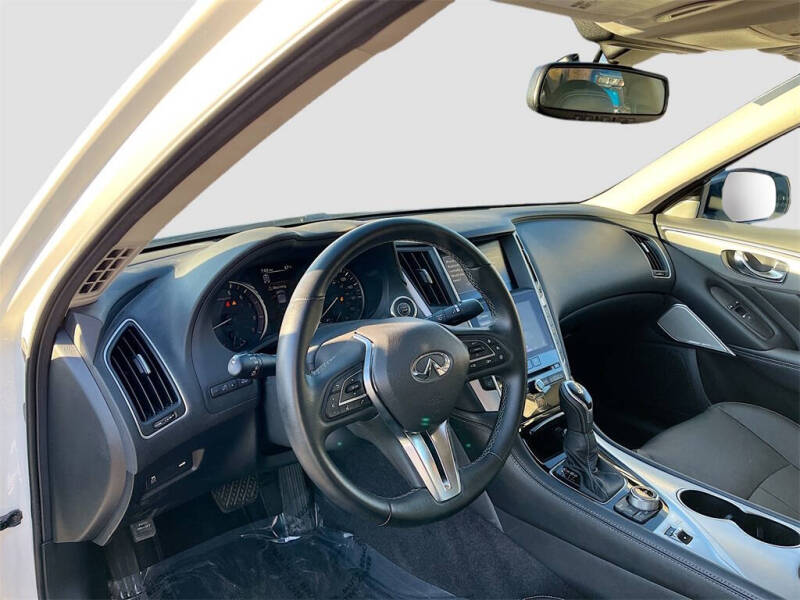 2022 Infiniti Q50 Luxe