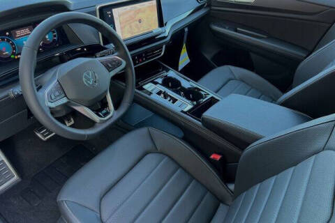 2024 Volkswagen Atlas Cross Sport SEL R-Line 4Motion