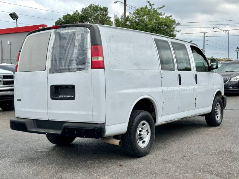 2011 Chevrolet Express  - $18,995