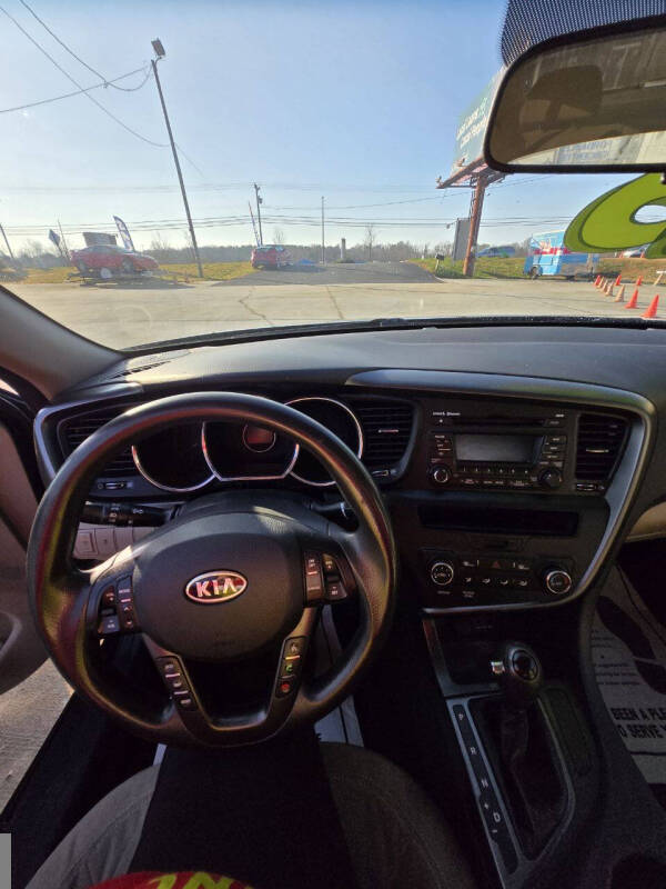 2011 Kia Optima LX photo 7