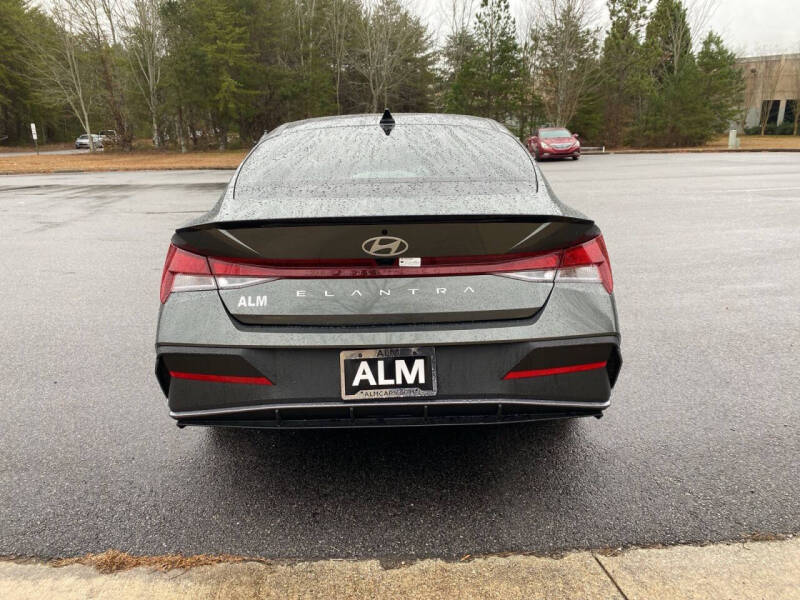 2025 Hyundai Elantra SEL Sport