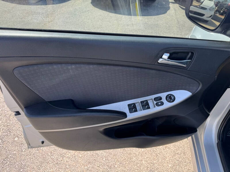 2014 Hyundai Accent SE