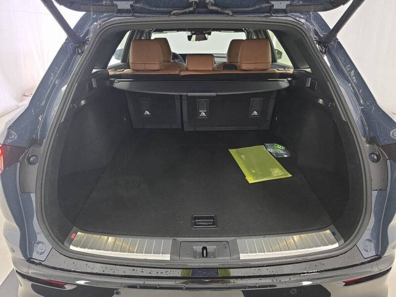 2025 Toyota Crown Signia Limited