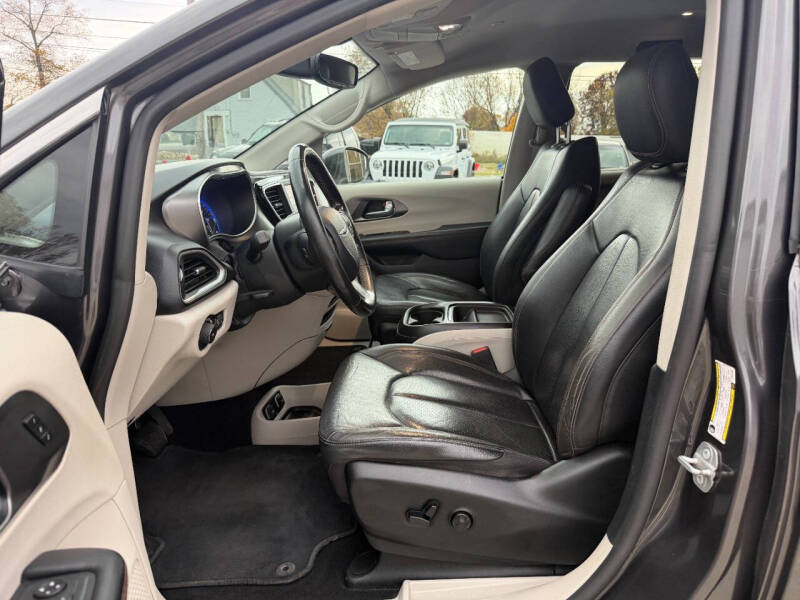 2020 Chrysler Pacifica Touring L