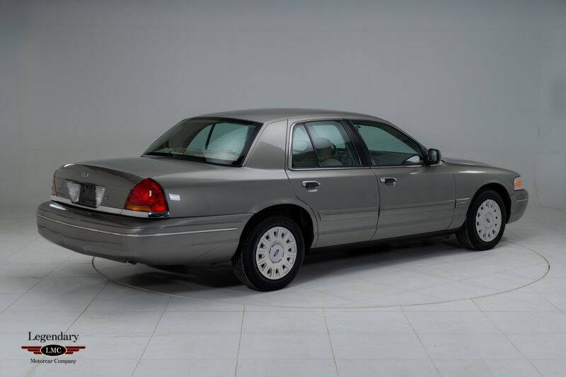 2003 Ford Crown Victoria