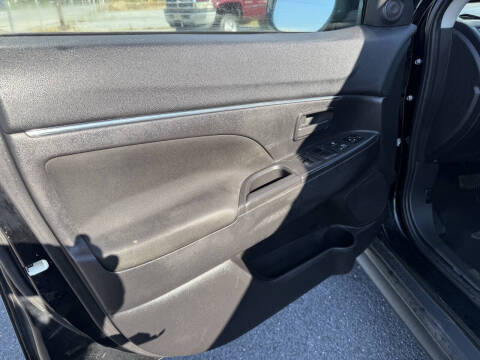 2015 Mitsubishi Outlander Sport 2.4 ES