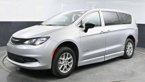 2024 Chrysler Voyager LX