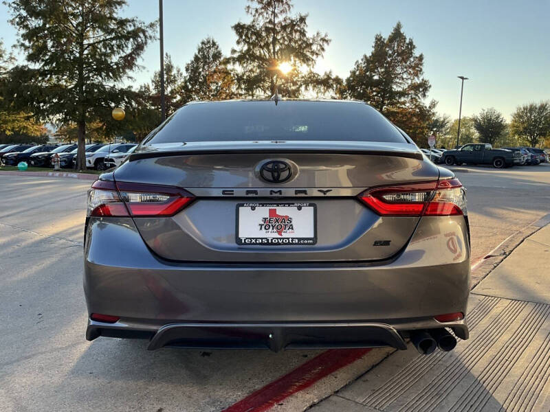 2022 Toyota Camry SE