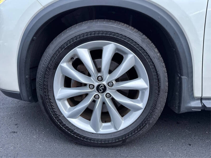 2019 Infiniti QX50 Essential