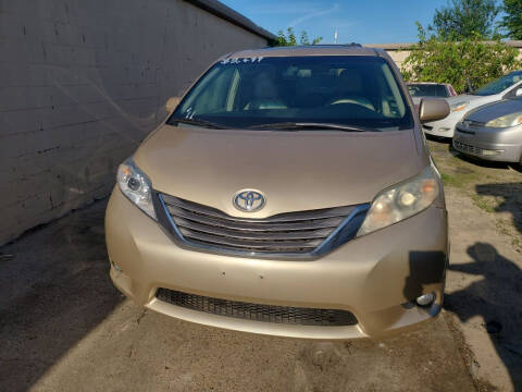 2011 Toyota Sienna for sale at UGWONALI MOTORS in Dallas TX