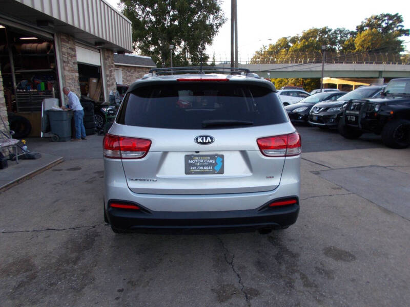 2016 Kia Sorento LX
