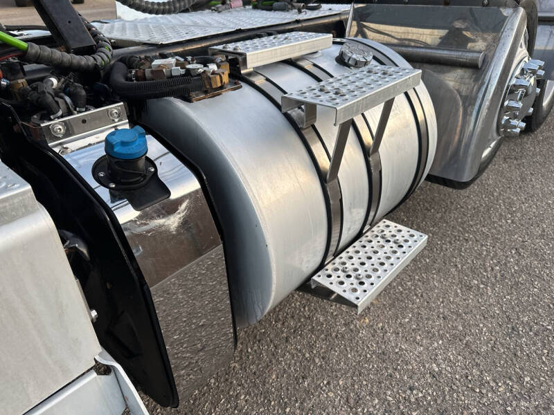 2021 International RH613