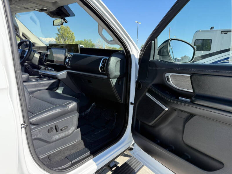 2025 Ford Expedition MAX Platinum