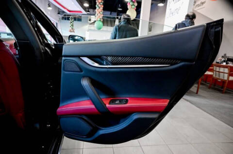 2022 Maserati Ghibli Modena Q4