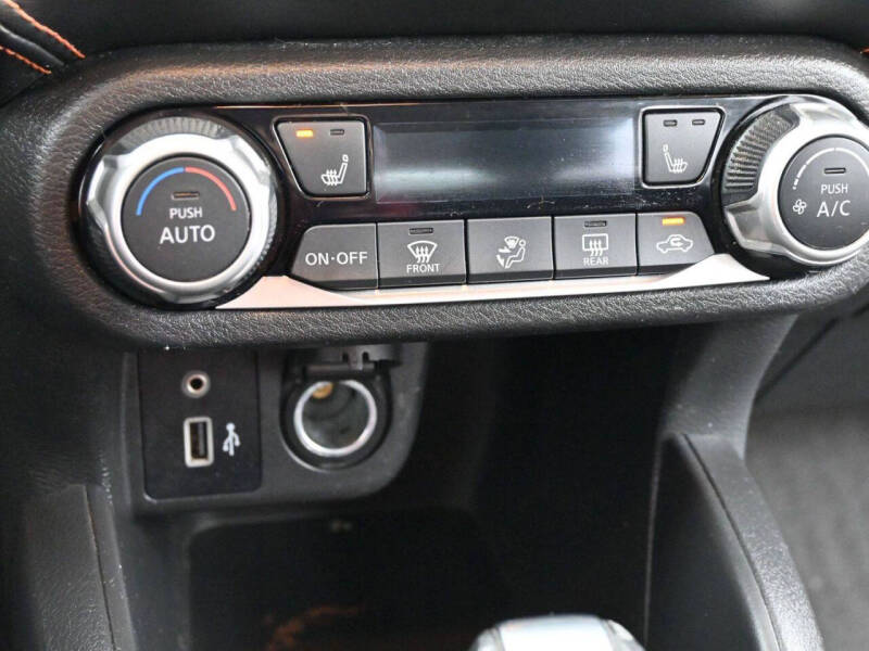 2021 Nissan Versa SR