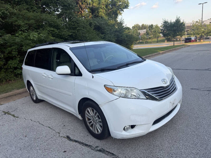 2012 Toyota Sienna XLE 8-Passenger