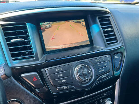 2015 Nissan Pathfinder SV