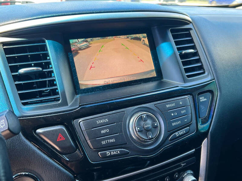 2015 Nissan Pathfinder SV