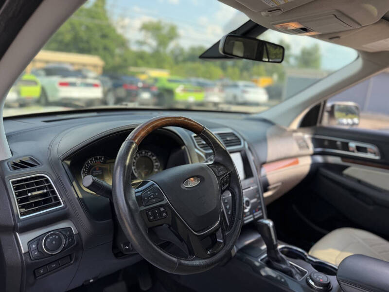 2017 Ford Explorer Platinum