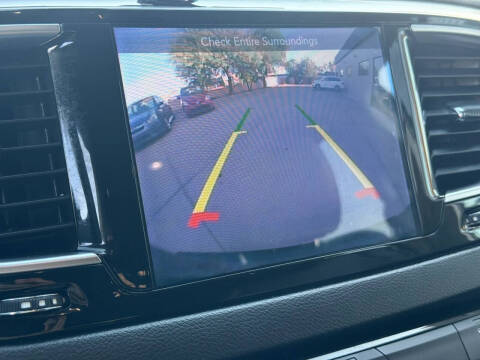 2017 Chrysler Pacifica Touring-L Plus