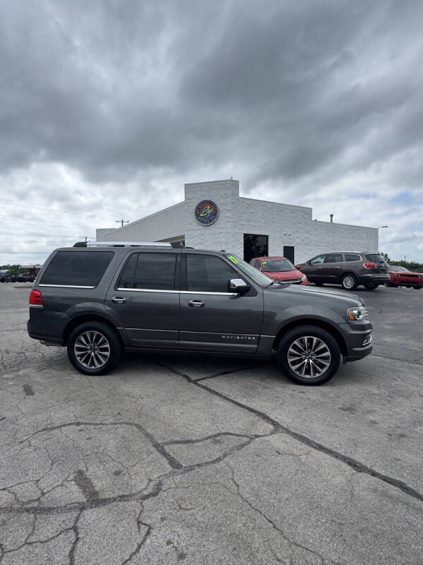 2017 Lincoln Navigator Select