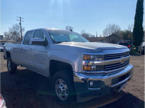 2017 Chevrolet Silverado 2500HD for sale at Dealers Choice Inc in Farmersville CA