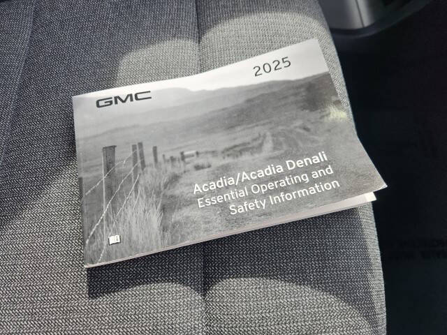 2025 GMC Acadia Elevation