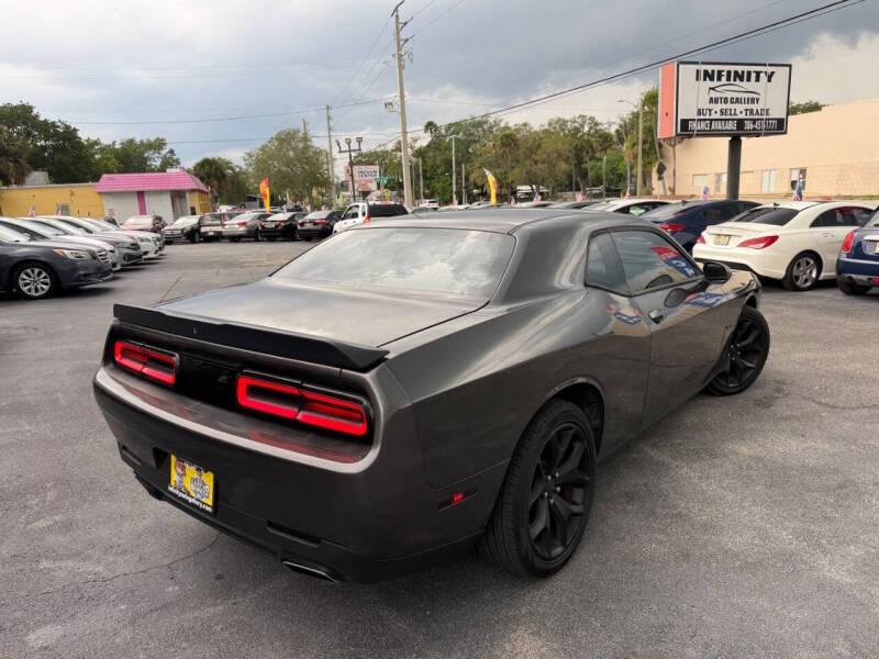 2017 Dodge Challenger SXT