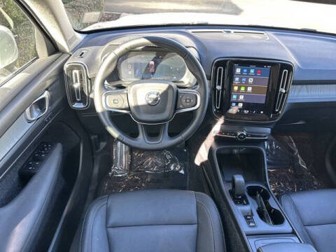 2025 Volvo XC40 B5 Core Bright Theme