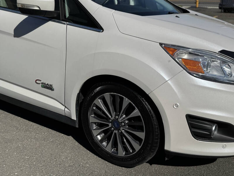 2017 Ford C-MAX Energi Titanium