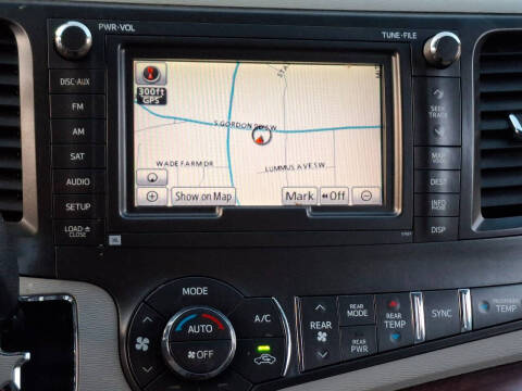 2013 Toyota Sienna XLE 8-Passenger