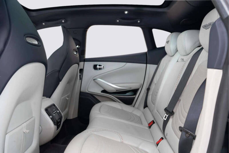 2023 Aston Martin DBX