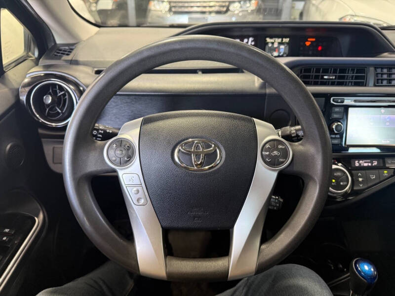 2016 Toyota Prius c One