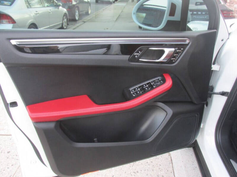 2017 Porsche Macan S