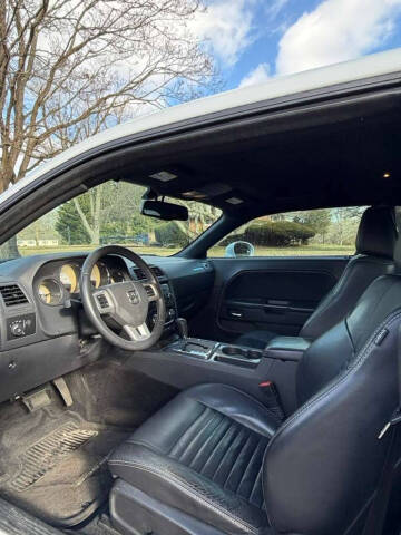 2014 Dodge Challenger SXT Plus