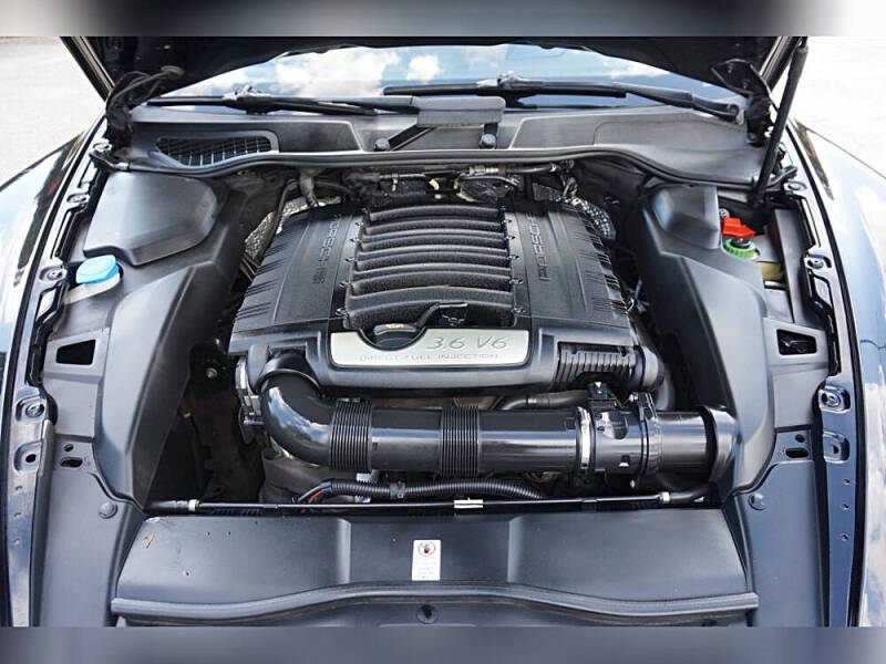 2014 Porsche Cayenne Platinum