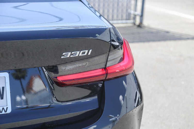 2025 BMW 3 Series 330i xDrive