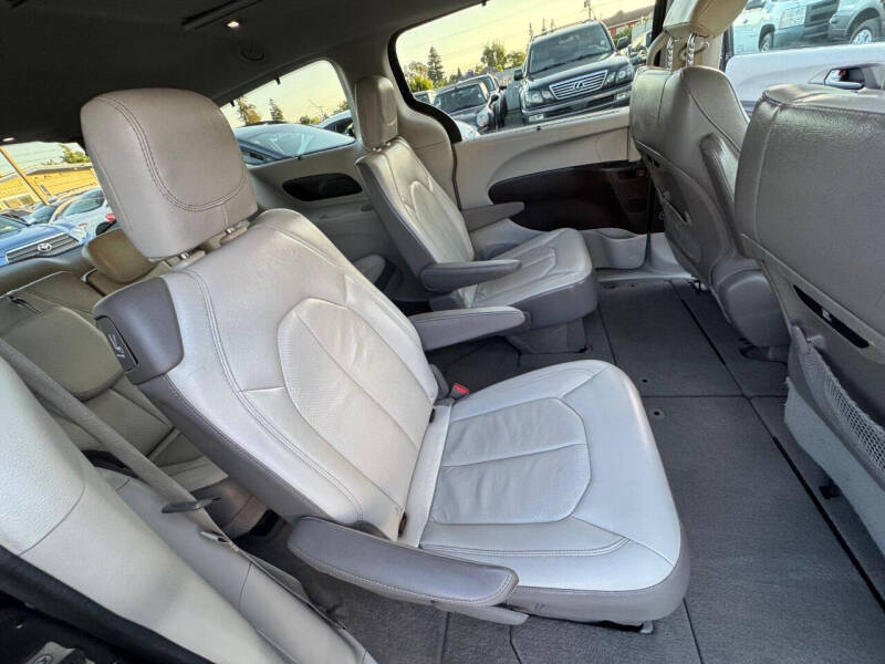 2018 Chrysler Pacifica Touring L