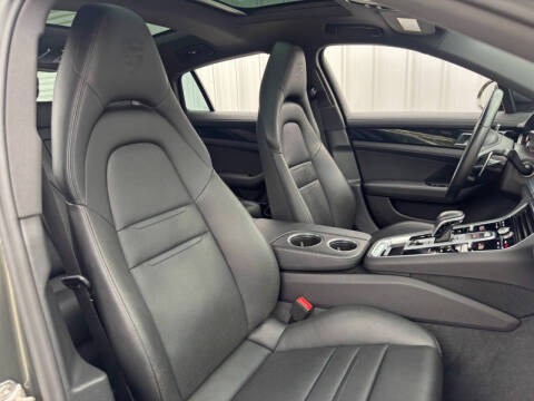 2022 Porsche Panamera