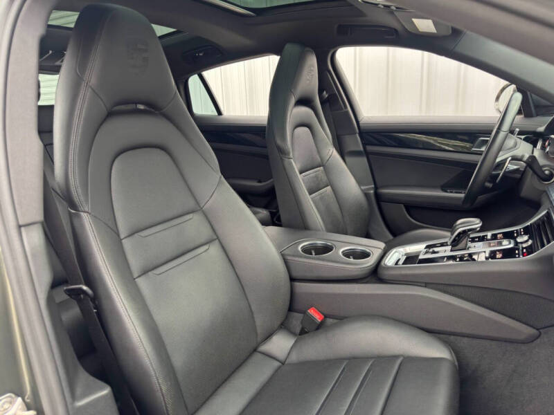 2022 Porsche Panamera