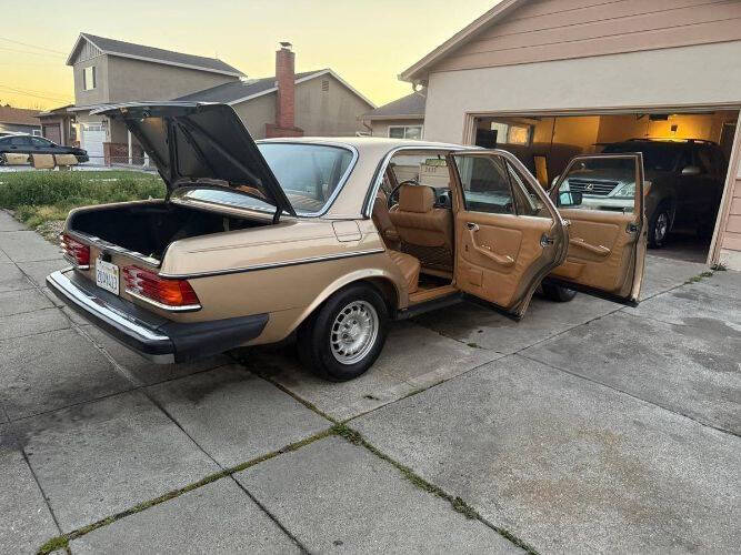 1983 Mercedes-Benz 300-Class