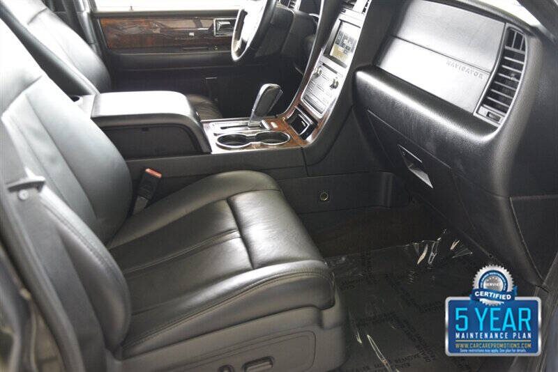 2016 Lincoln Navigator Select